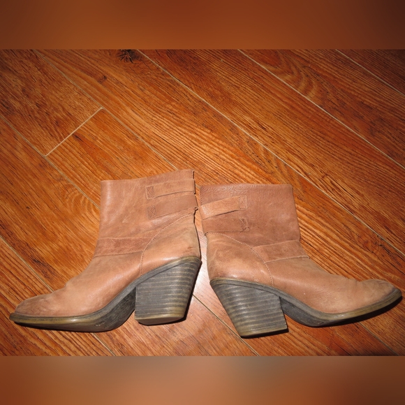 Lucky Brand leather boots - Picture 5 of 8